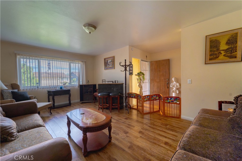 9221 Pico Vista