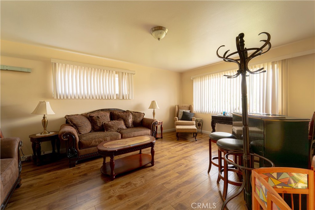 9221 Pico Vista