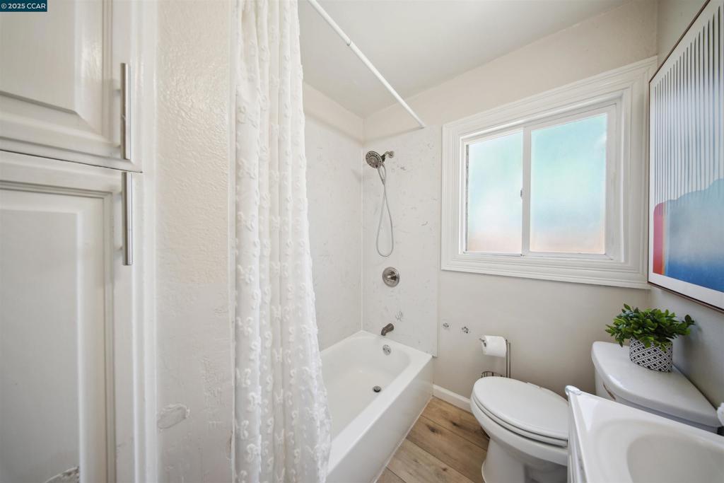 EASTMONT - Residential