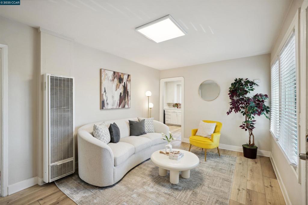 EASTMONT - Residential