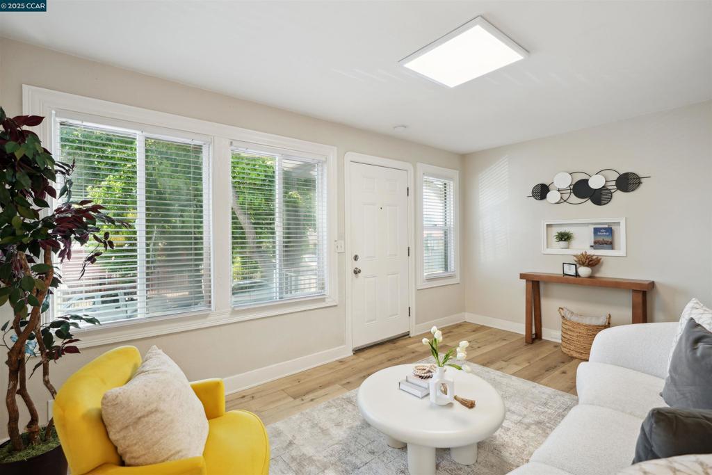 EASTMONT - Residential