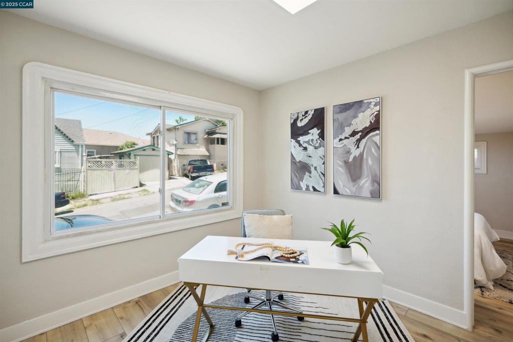 EASTMONT - Residential