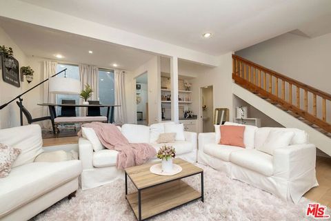 Photo of 28240 REY DE COPAS Lane, Malibu, CA 90265 (MLS # 26810995)