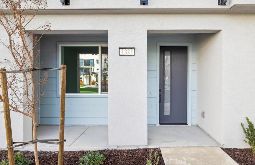 1321 Lilac Way
