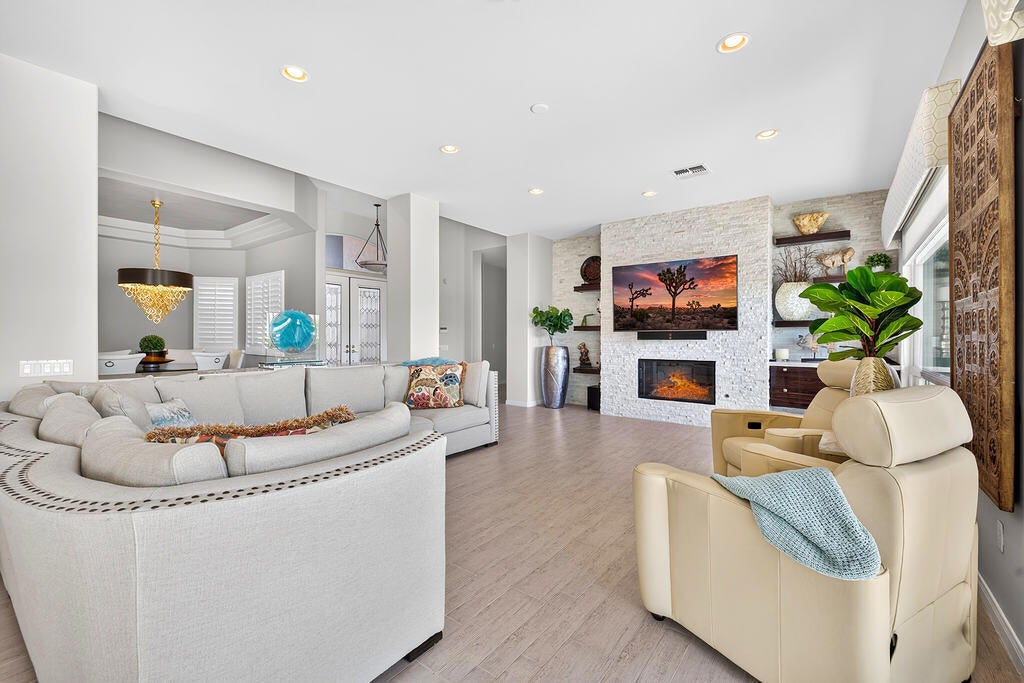 78386 Hollister Drive