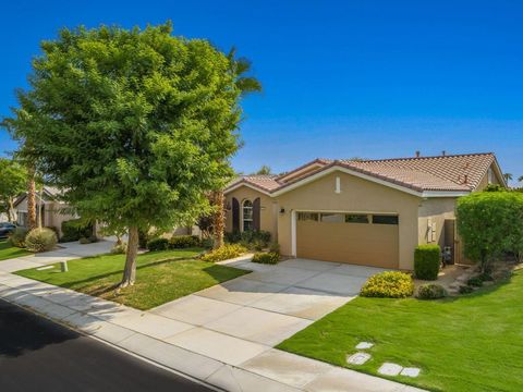 Photo of 60224 Honeysuckle Street, La Quinta, CA 92253 (MLS # 219144018DA)