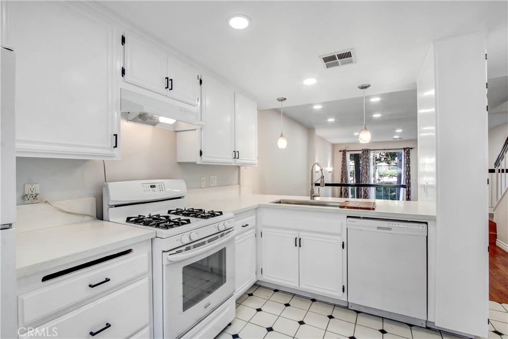 Properties 1 5606 Las Virgenes Road 62
