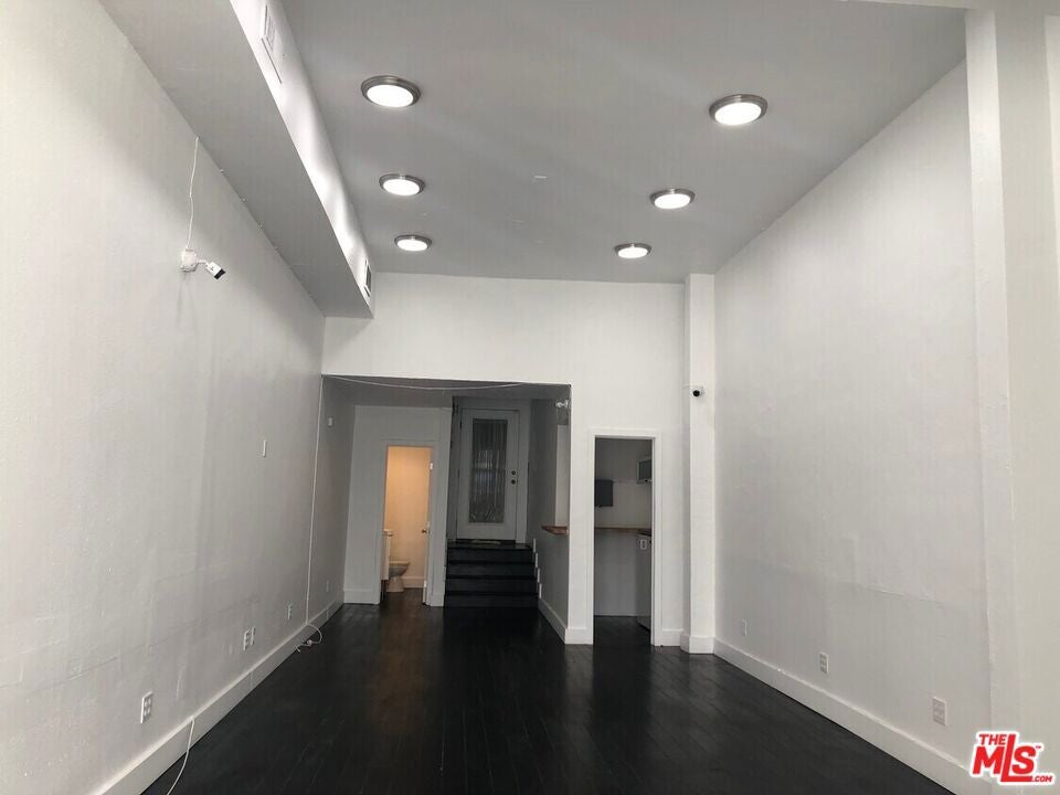 7619 Melrose Avenue
