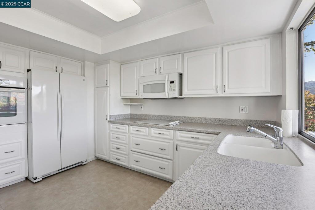 ROSSMOOR - Residential