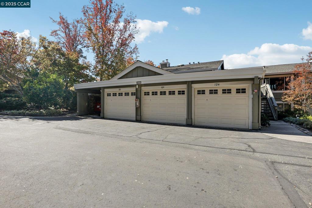 ROSSMOOR - Residential
