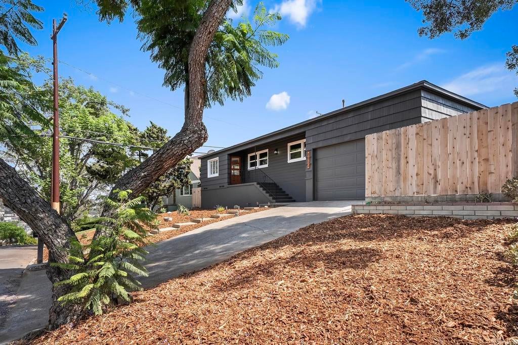 8855 Country Club Place