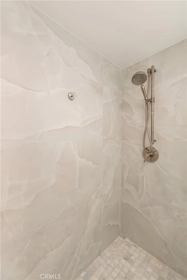 Woodland Hills, California 91367, United States, 1 Bedroom Bedrooms, ,2 BathroomsBathrooms,Residential,Active,247372