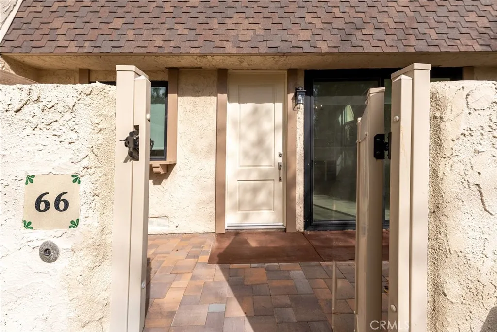 Woodland Hills, California 91367, United States, 1 Bedroom Bedrooms, ,2 BathroomsBathrooms,Residential,Active,247372