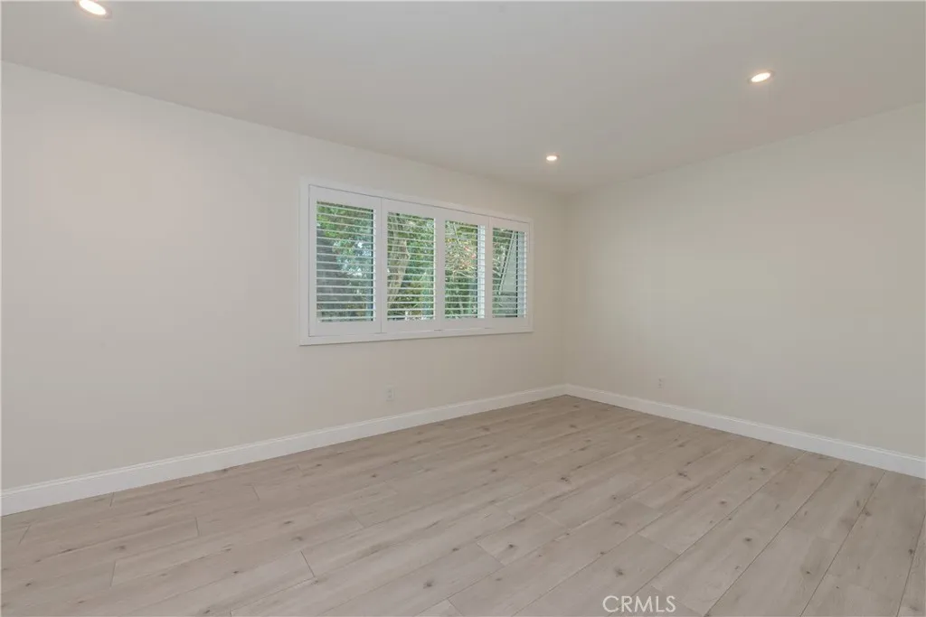 Woodland Hills, California 91367, United States, 1 Bedroom Bedrooms, ,2 BathroomsBathrooms,Residential,Active,247372