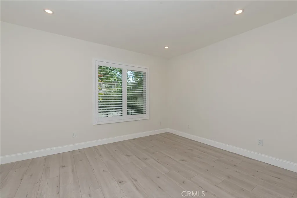 Woodland Hills, California 91367, United States, 1 Bedroom Bedrooms, ,2 BathroomsBathrooms,Residential,Active,247372