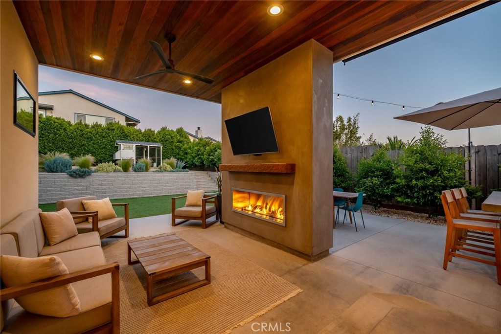 242 N 6th Street