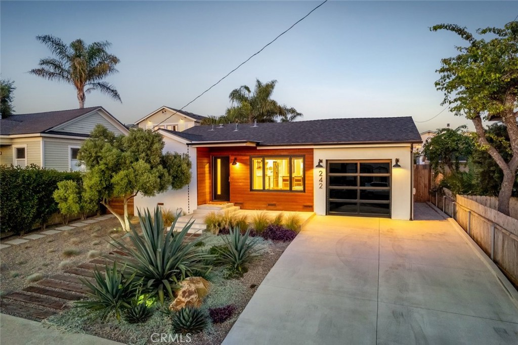 242 N 6th Street