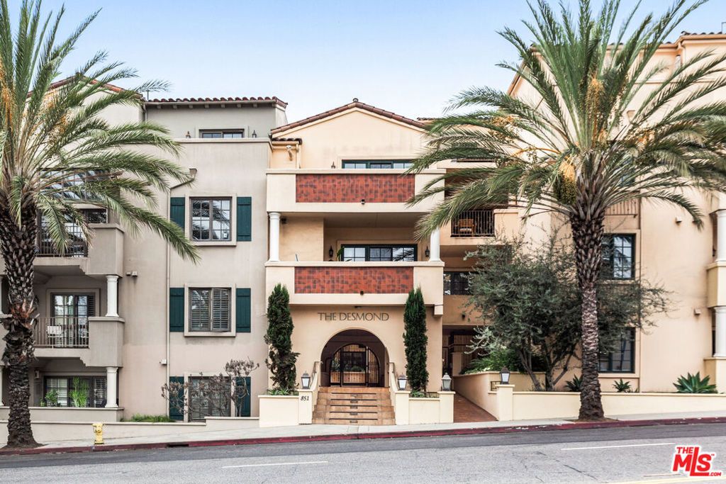 Photo of 851 N San Vicente Boulevard #115, West Hollywood, CA 90069 (MLS # 26657805)