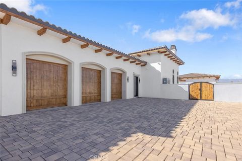 Tiny photo for 277 Crestview Avenue, Camarillo, CA 93010 (MLS # SR26034239)