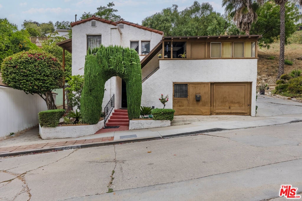 2251 Moss Avenue