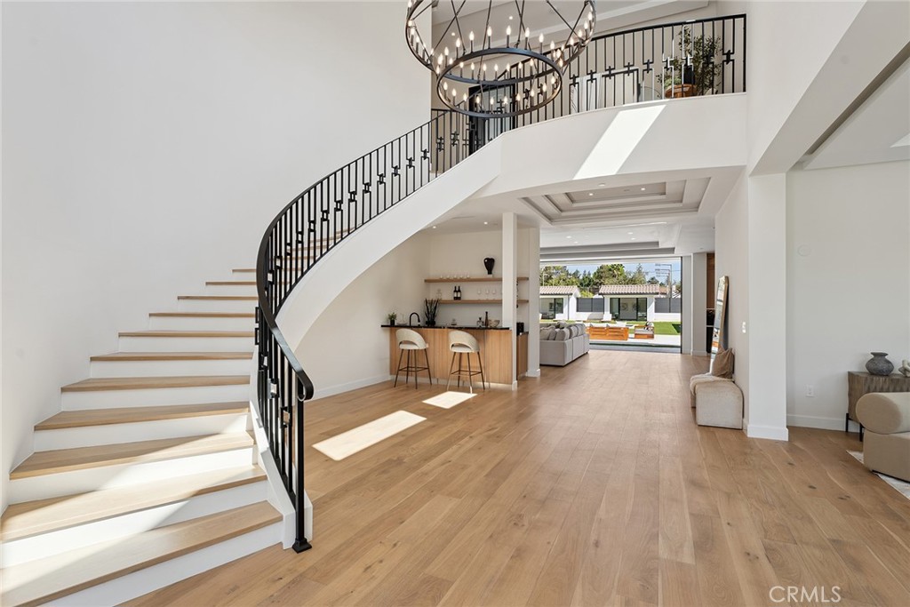 13807 Magnolia Boulevard