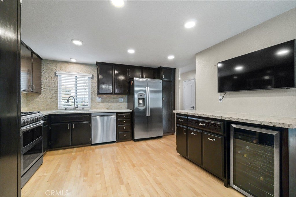 766 S Langtree