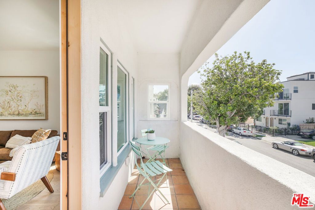 Photo of 5847 1/2 Ernest Avenue, Los Angeles, CA 90034 (MLS # 25589195)