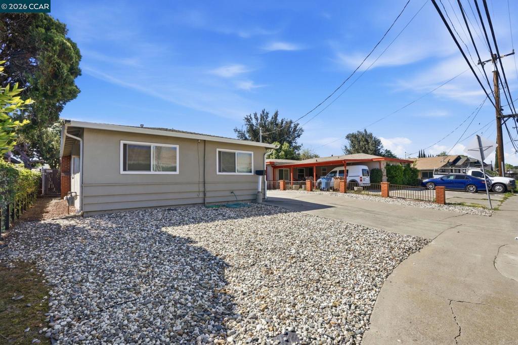 322 E Tregallas Rd