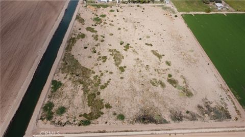 Photo of 0 14th Avenue, Blythe, CA 92225 (MLS # SW25245978) Photo of 0 14th Avenue, Blythe, CA 92225 (MLS # SW25245978)