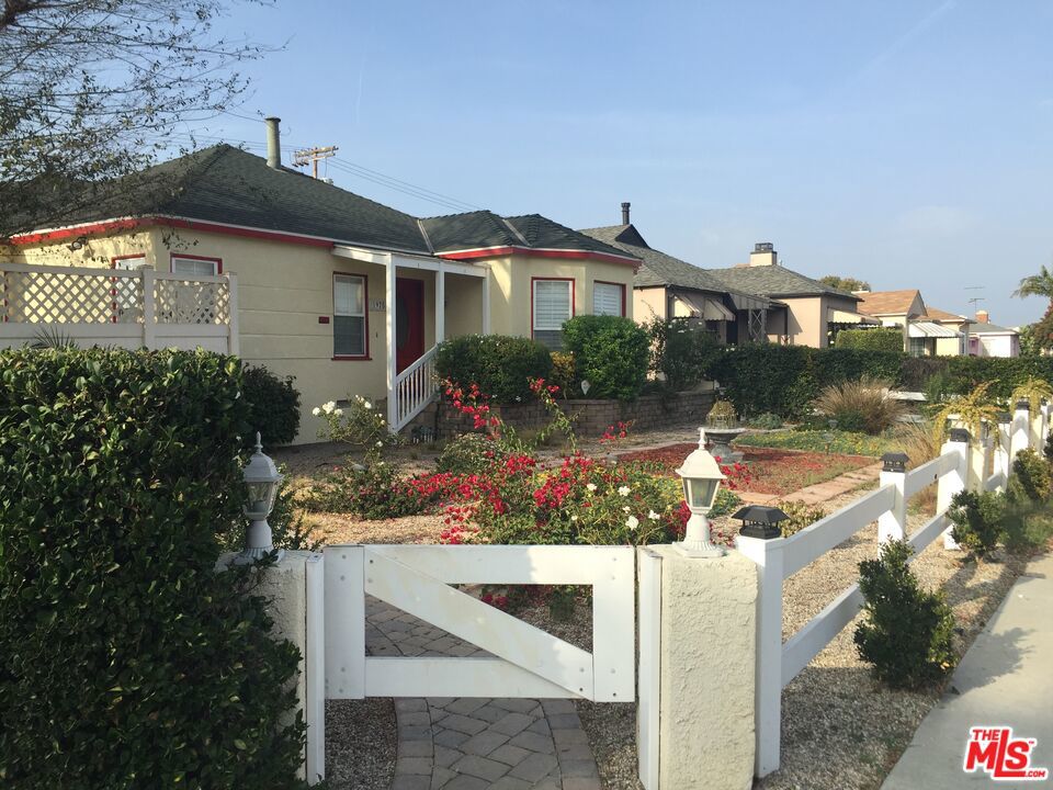 1975 S Crescent Heights Boulevard