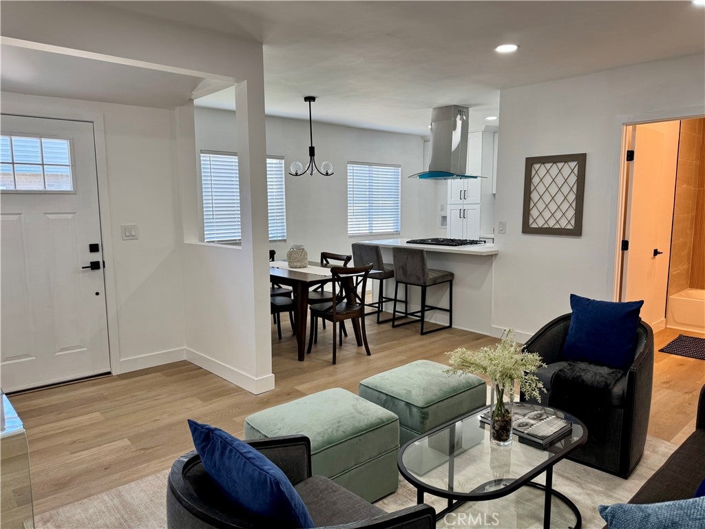 1024 W 220th