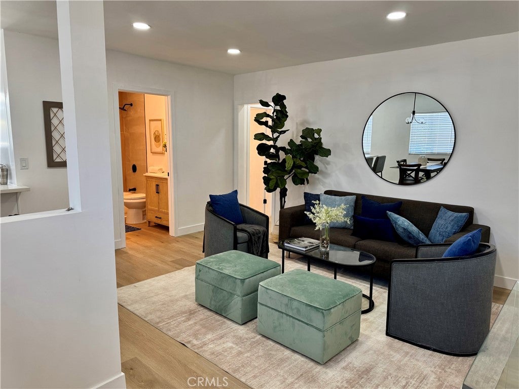 1024 W 220th
