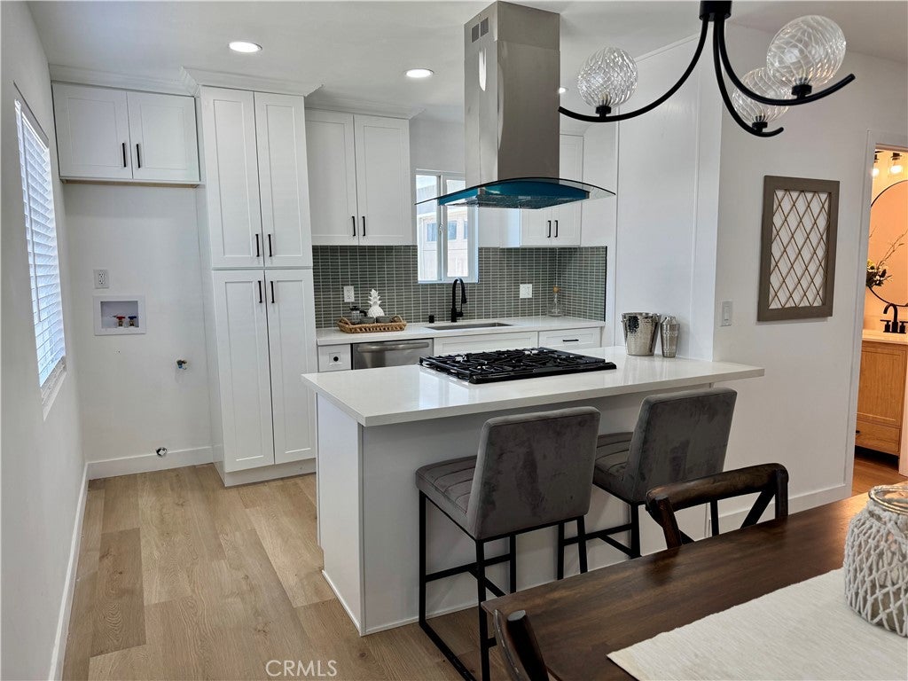 1024 W 220th