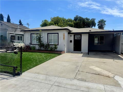 Photo of 1024 W 220th St, Torrance, CA 90502 (MLS # CV26165909)