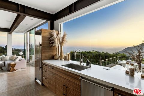 Photo of 2915 Tuna Canyon Road, Topanga, CA 90290 (MLS # 26838071)