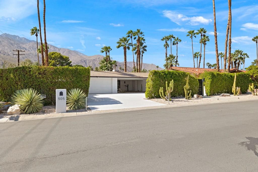 Photo of 505 N Camino Real, Palm Springs, CA 92262 (MLS # 219140682DA)