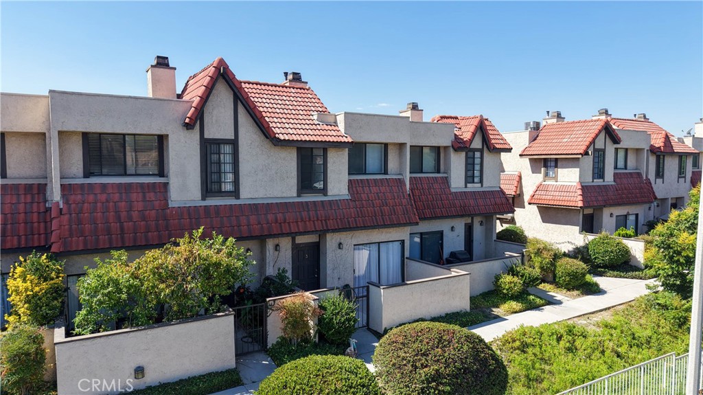 Welcome to this charming two-story townhouse located in the heart of Santa Clarita! This well-maintained home offers 2 spacious bedrooms and 2.5 bathrooms, perfect for comfortable living or a smart investment opportunity.
The first floor features a bright and open living room that flows seamlessly into the dining area and kitchen—ideal for entertaining or everyday living. Step out onto the private patio to enjoy your morning coffee or unwind in the evening. A convenient half bath is also located on the main level.
Upstairs, you'll find two generously sized bedrooms, including a primary suite with a walk-in closet and en-suite bathroom. The second bedroom offers ample space and access to its own full bathroom, making it perfect for family, guests, or a home office.
Additional highlights include an attached two-car garage with direct access, central heating and air, and in-unit laundry hookups. This home is located in a beautifully maintained HOA community that offers resort-style amenities, including a sparkling pool, well-kept parks, and plenty of guest parking.
This townhouse offers the perfect blend of comfort, convenience, and community