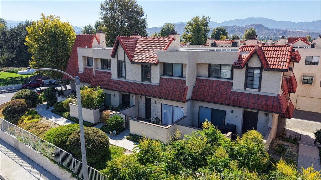 Tres Robles (TRES) - Residential