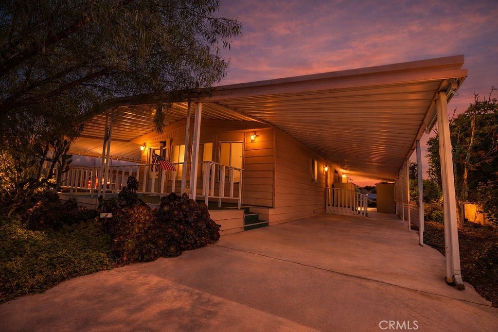 Properties 1 282 N La Paloma