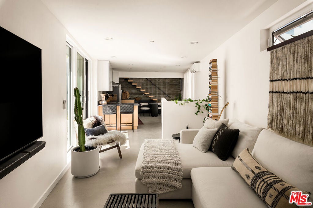 1125 N Beverly Glen Boulevard