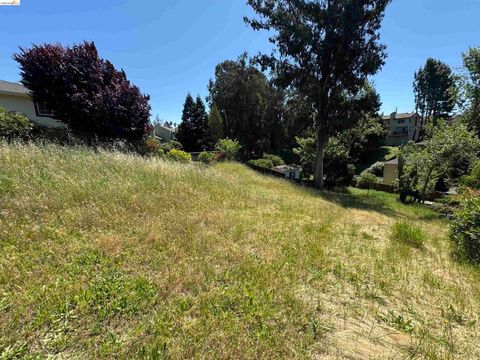 Photo of 24065 Quinn Ln Ln, Hayward, CA 94541 (MLS # 41133018)