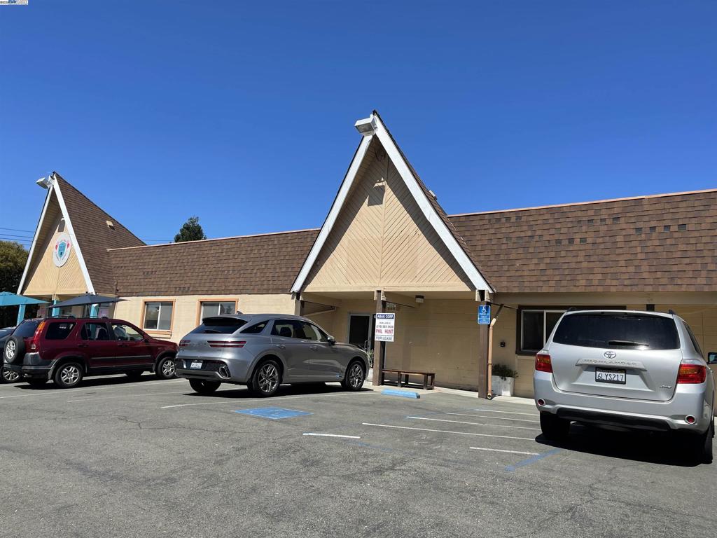 Prime 3,500 sq. ft. retail space available in a well-maintained commercial complex, offering a flexible open layout with two large rooms, two private restrooms, and a bright, welcoming café-style area. Ideal for retail or small businesses, this versatile space can be customized for showrooms, boutiques, or service-oriented use. The property features ample parking for visitors. Easy access to 580 and 880; public transit, and nearby dining and retail hubs—making it the perfect location to grow your business.