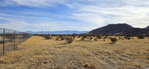 Photo of 18066 Barstow Road, Lucerne Valley, CA 92356 (MLS # HD25149797) Photo of 18066 Barstow Road, Lucerne Valley, CA 92356 (MLS # HD25149797)