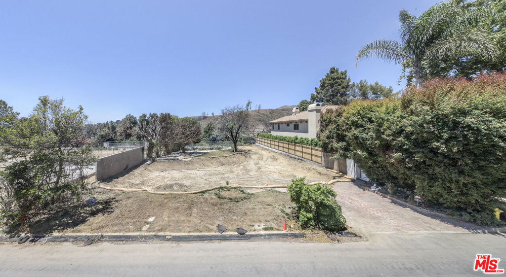 13735 Romany Drive