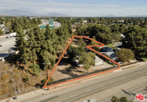 Photo of 10810 Woodley Avenue, Los Angeles, CA 91344 (MLS # 26986157)