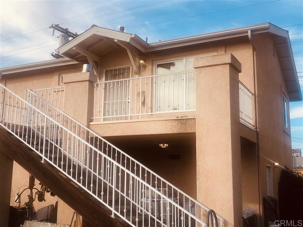 Beautiful, Spacious Remodeled 2 Br College Area Penthouse Apartment. No one above or Below - Unit is above Garages upstairs w/Private View Balcony/Patio Deck & Private yard -Central Heat & AC. Quality Laminate Flooring, Gorgeous Kitchen: Stainless Steel Appliances, Newer Cabinets & Granite Counter Tops. Remodeled Bathroom w/Granite Counters and Laminate Flooring. Comes w/1 Car Garage w/Alley Access. Great neighborhood near all SD attractions. Minutes to Freeways, Transportation & Trolley.CLOSE to SDSU !