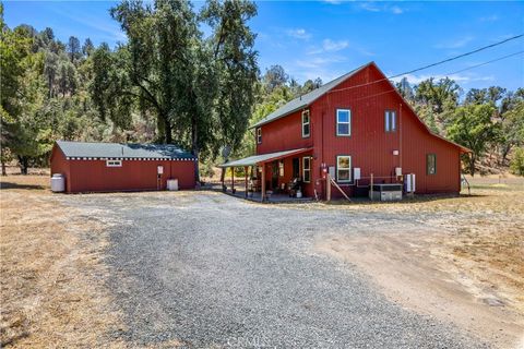 Photo of 2225 Ladder Ridge Road, Upper Lake, CA 95485 (MLS # LC26015809)