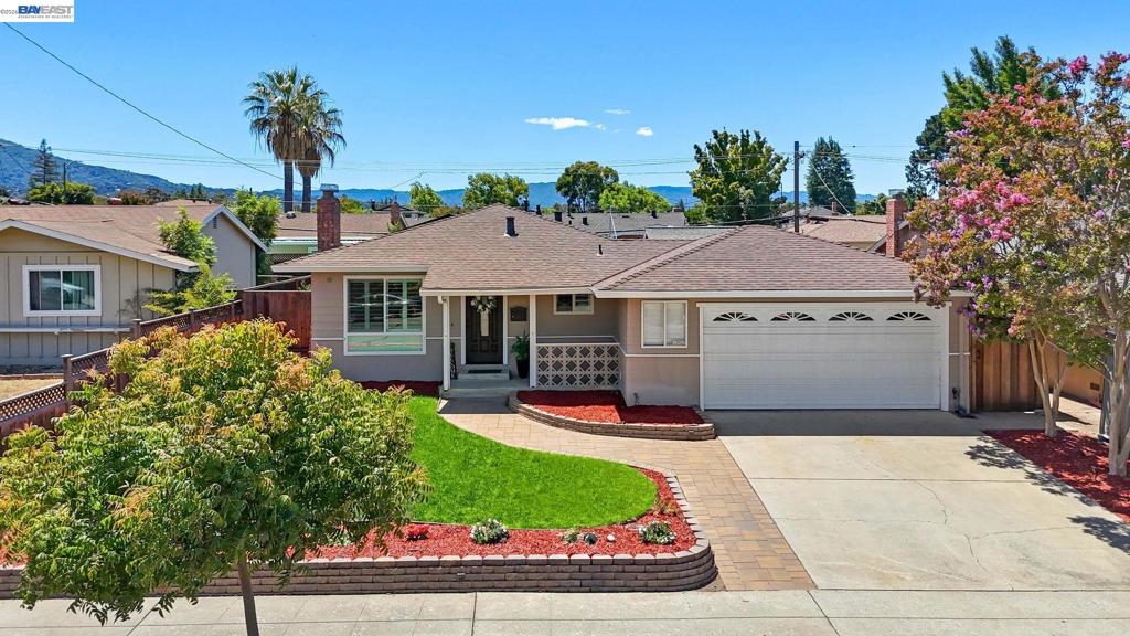 1435 Bouret Dr