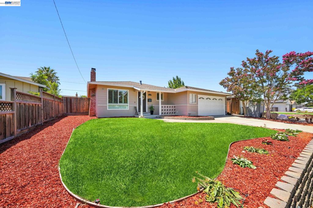 1435 Bouret Dr