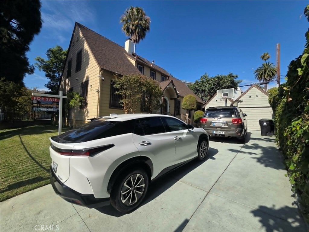 428 S Hoover. ST.